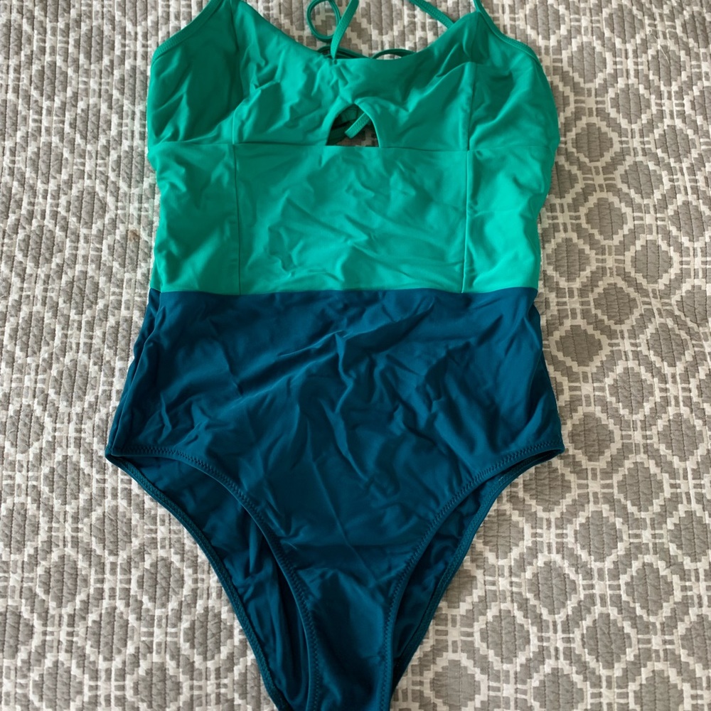Summersalt one-piece “Swan Dive” bathing suit, size 6
